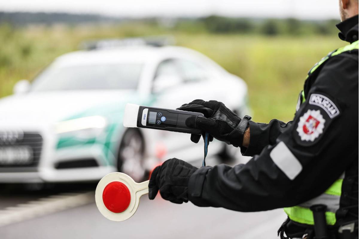 Policija